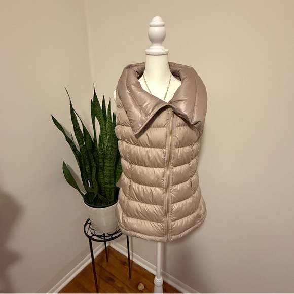 Athleta | Downabout Funnel Neck Puffer Vest - Picture 2 of 12